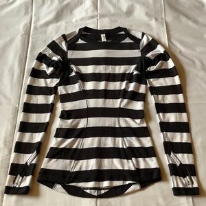 Lululemon Athletica long sleeve top